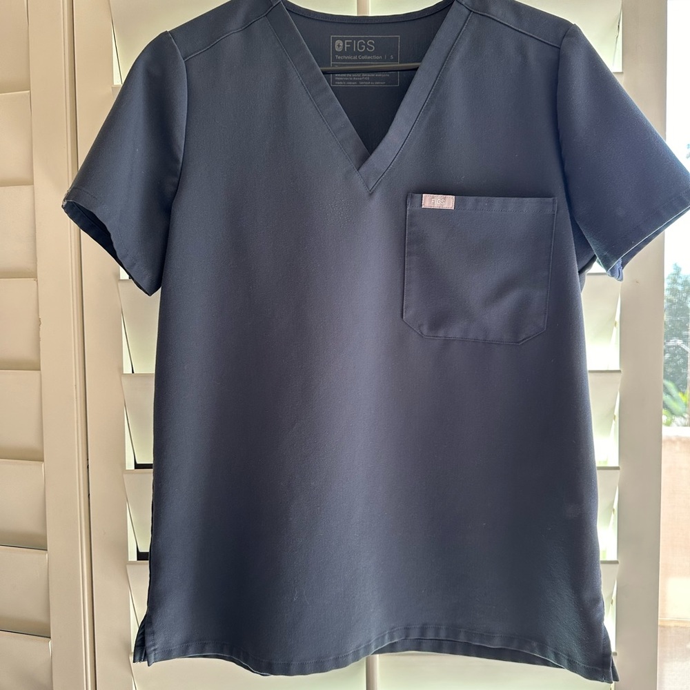 Catarina One-Pocket Scrub Top, Charcoal, Small